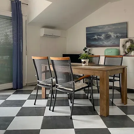 Διαμέρισμα 2 Bedroom Amazing In